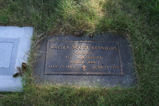 Walter Reynolds Grave