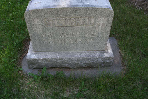 Jacob Steyskal and Antonie Steyskal Grave